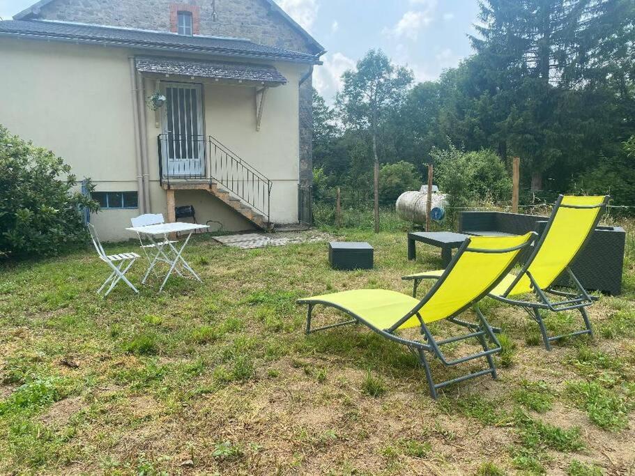 Petite Maison En Auvergne Giat Экстерьер фото